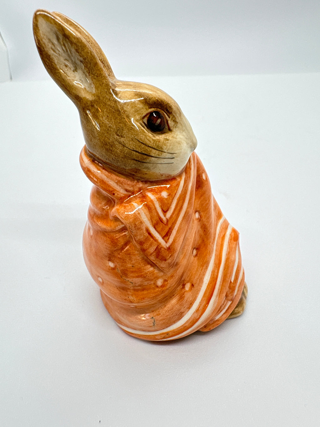 BESWICK BEATRIX POTTER, POORLY PETER RABBIT 1976.