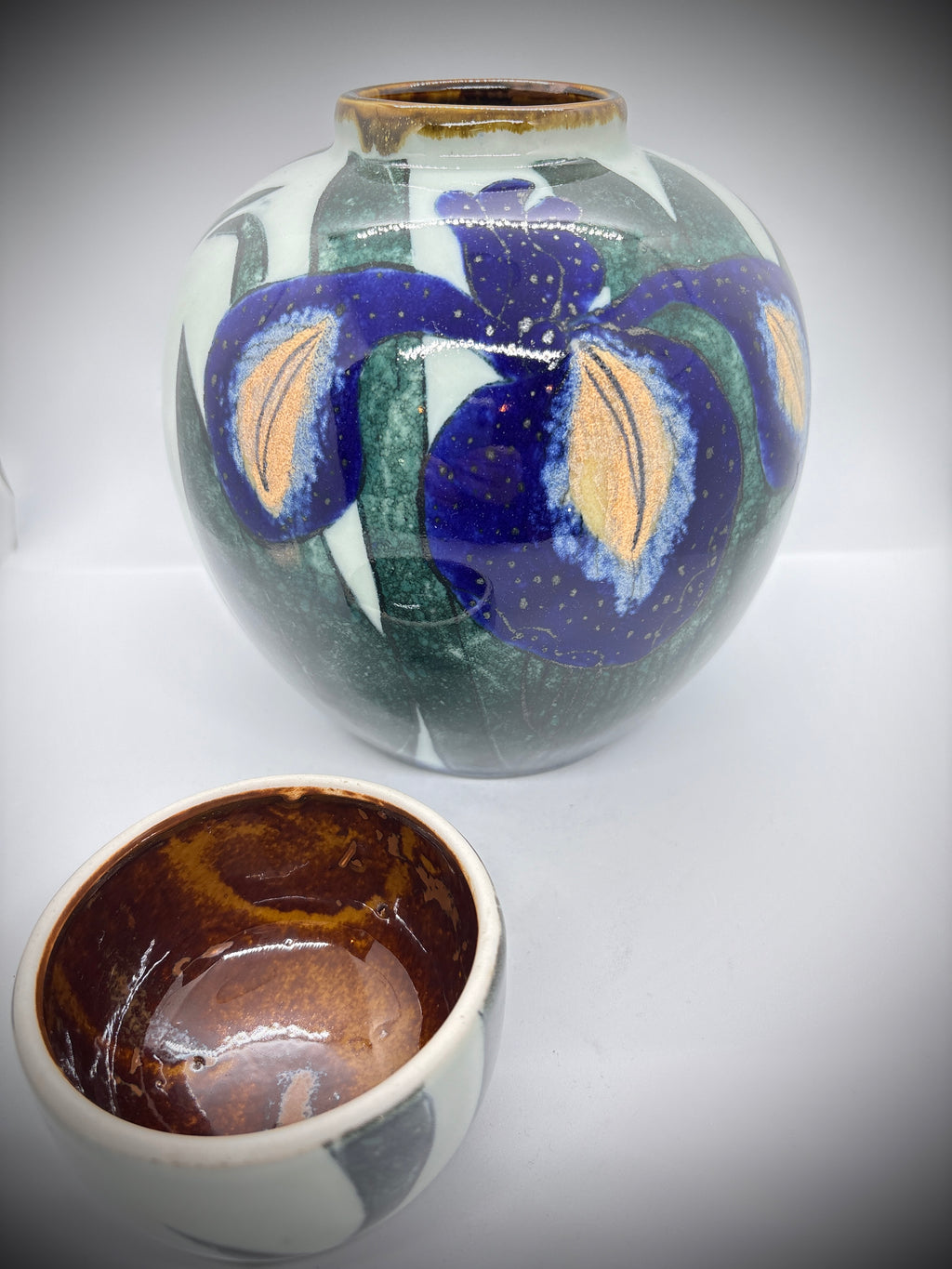 Beautifully glazed Ginger jar.