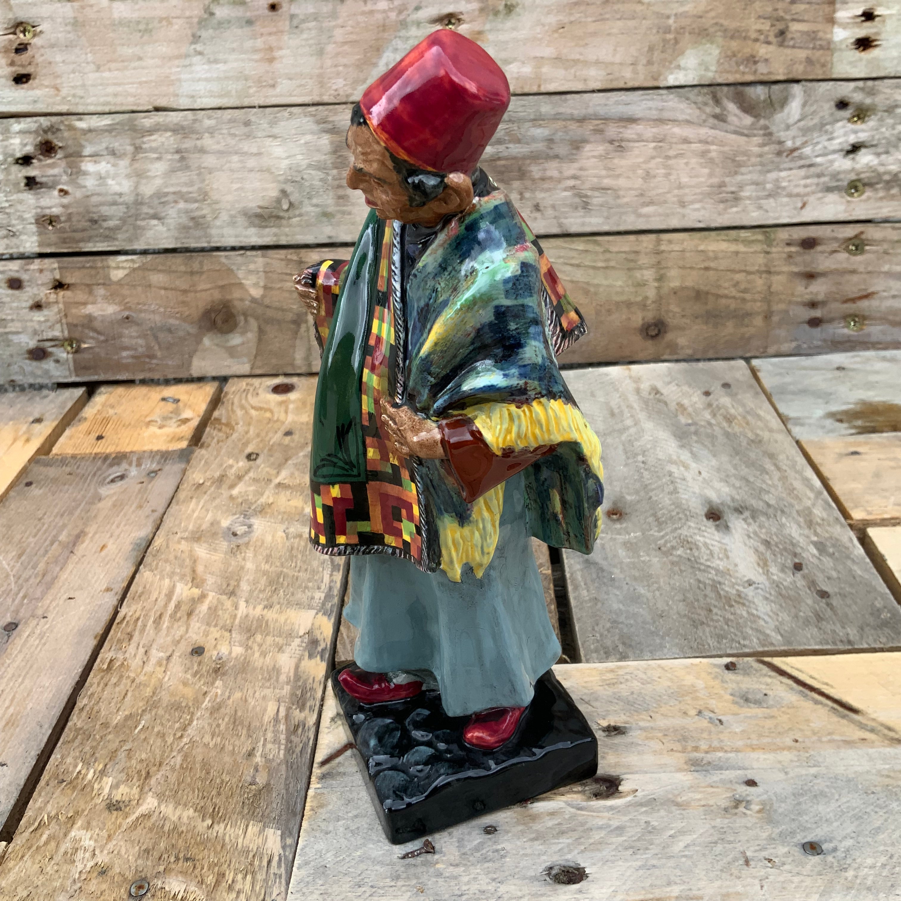 Royal Doulton The Carpet Seller HN 1464 Hand Closed Edition