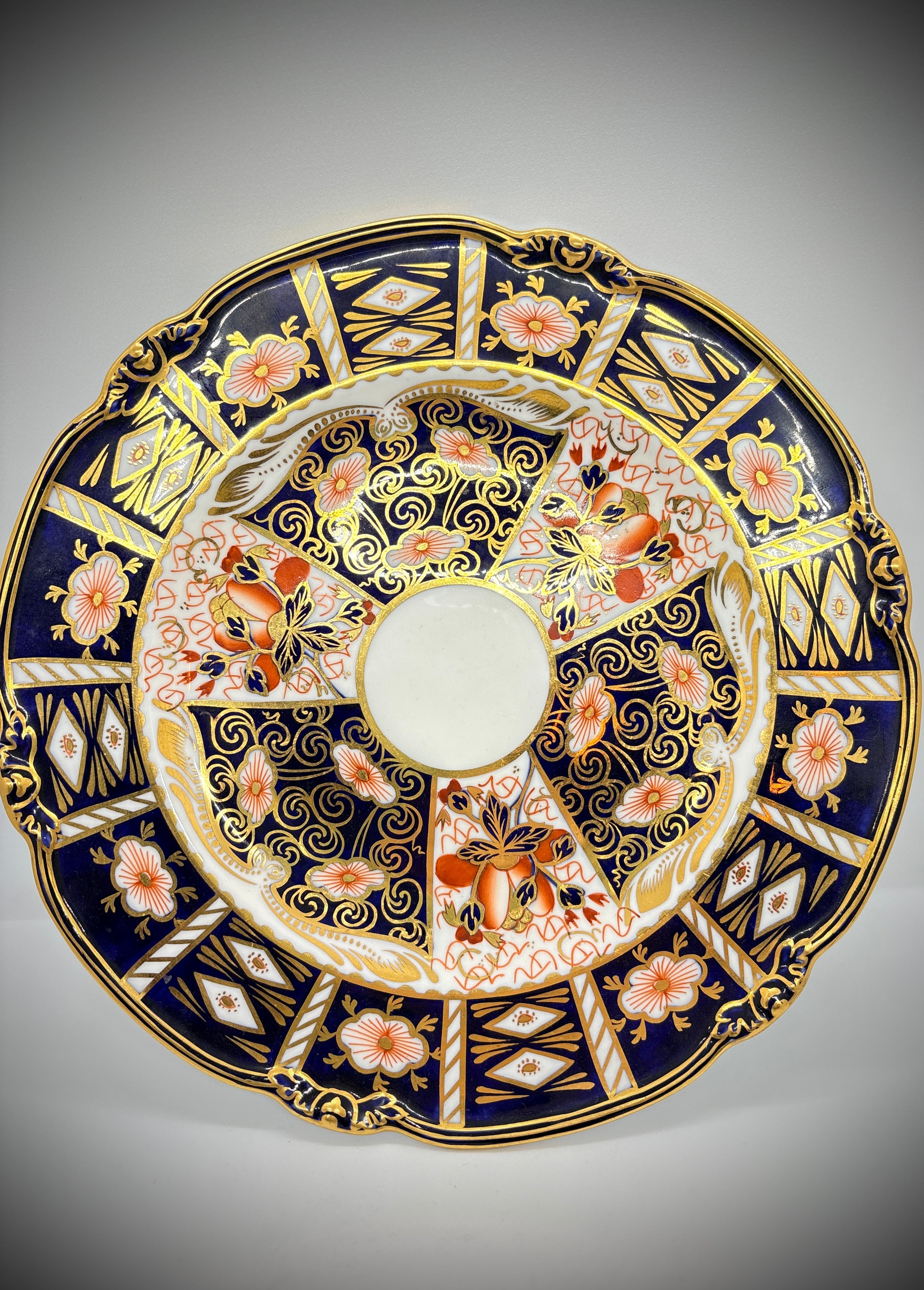 Pair of Royal Crown Derby cabinet plates, Imari pattern #2451.