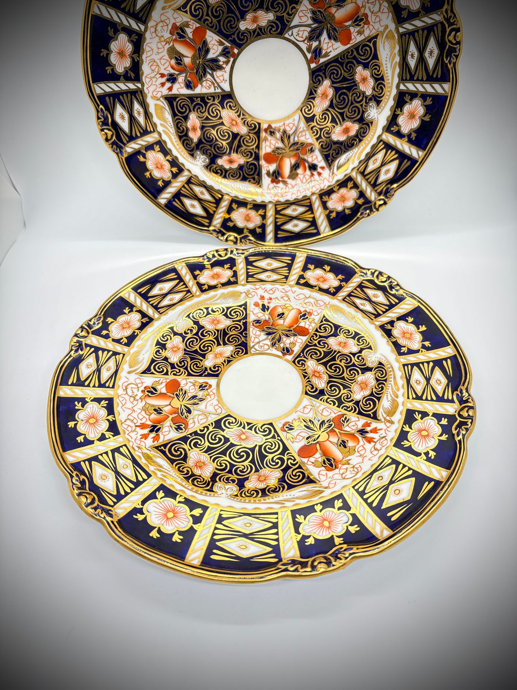 Pair of Royal Crown Derby cabinet plates, Imari pattern #2451.