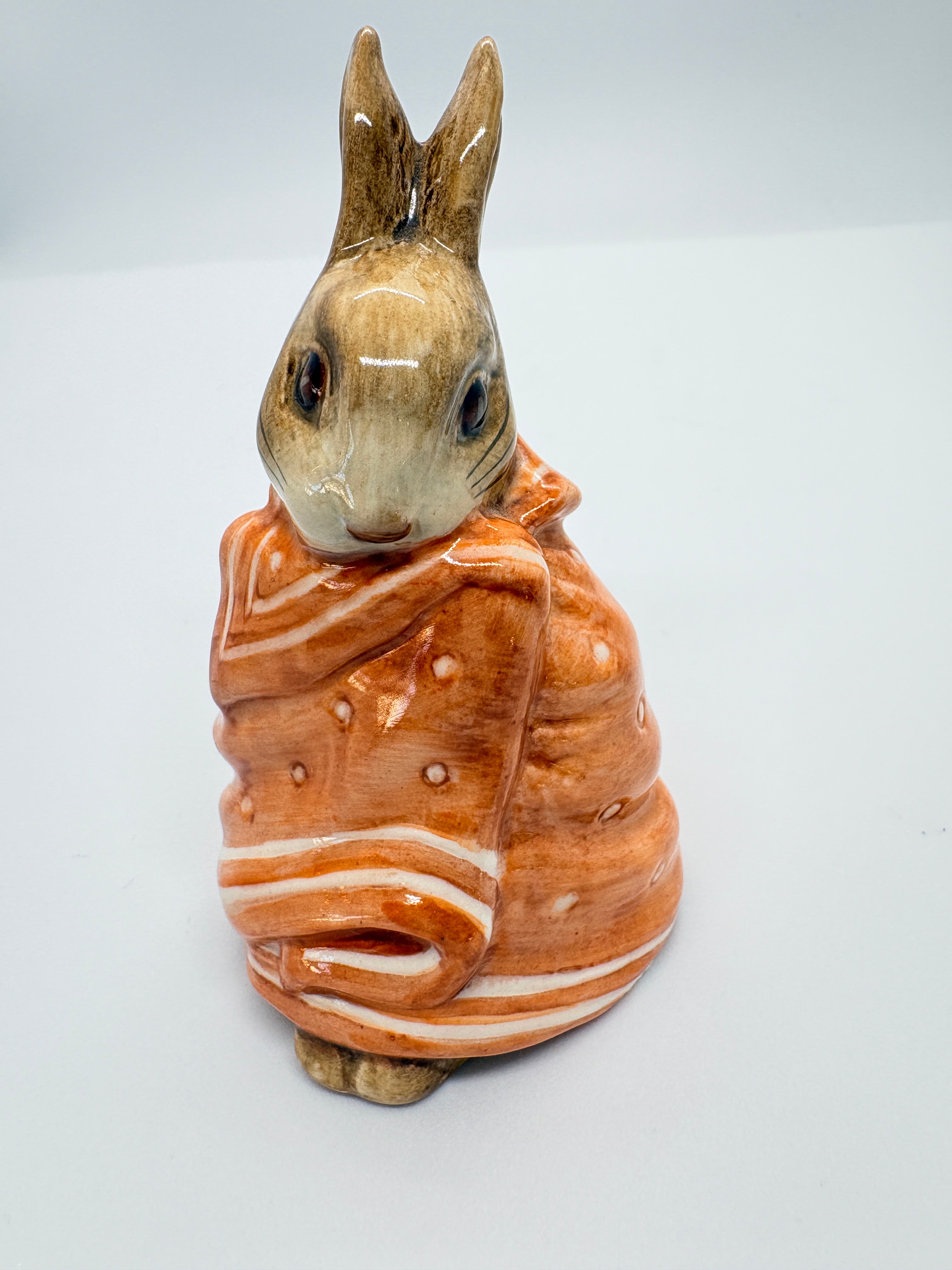 BESWICK BEATRIX POTTER, POORLY PETER RABBIT 1976.