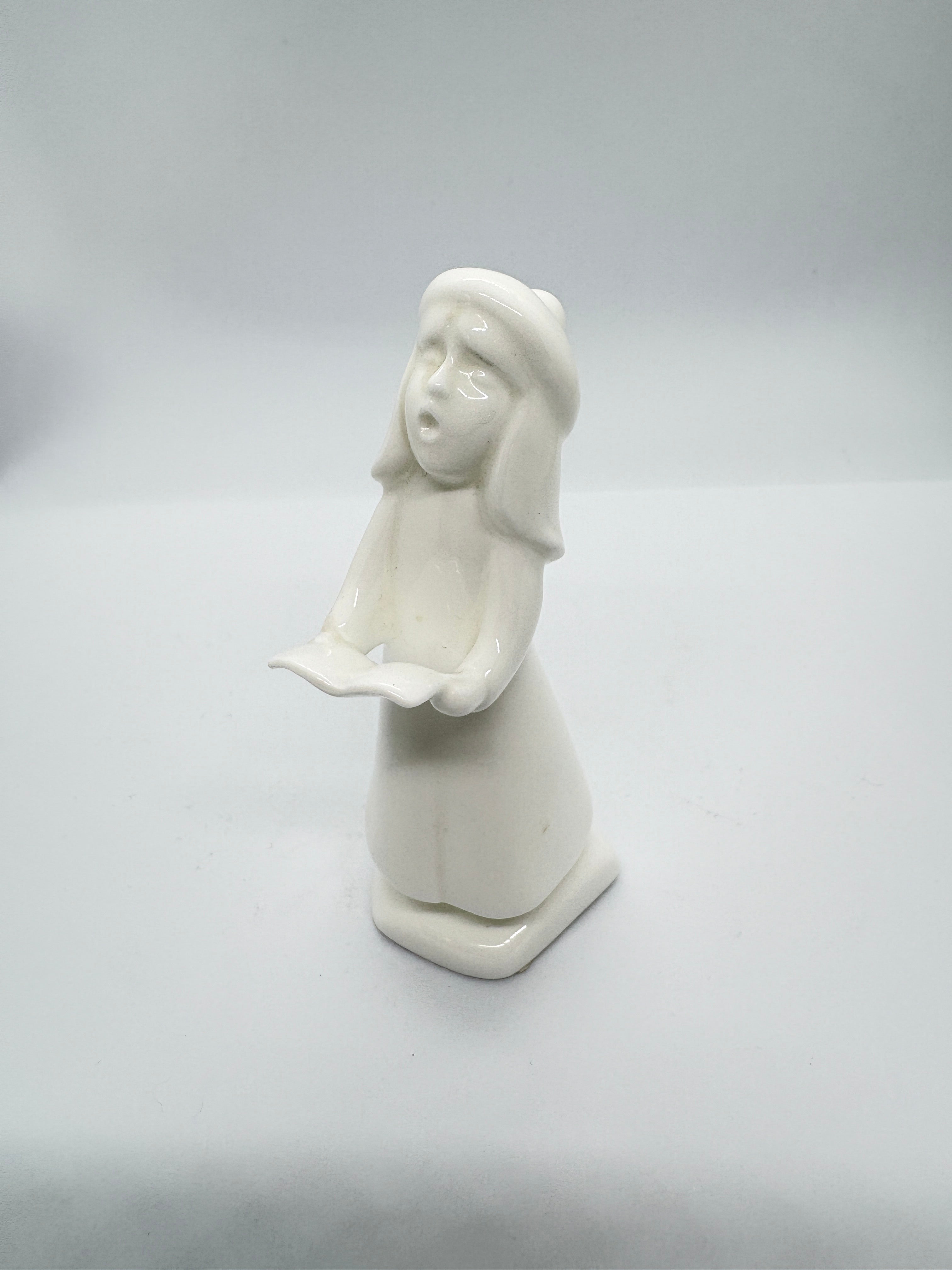 ROYAL DOULTON HN4032 CAROL SINGER GIRL 1999