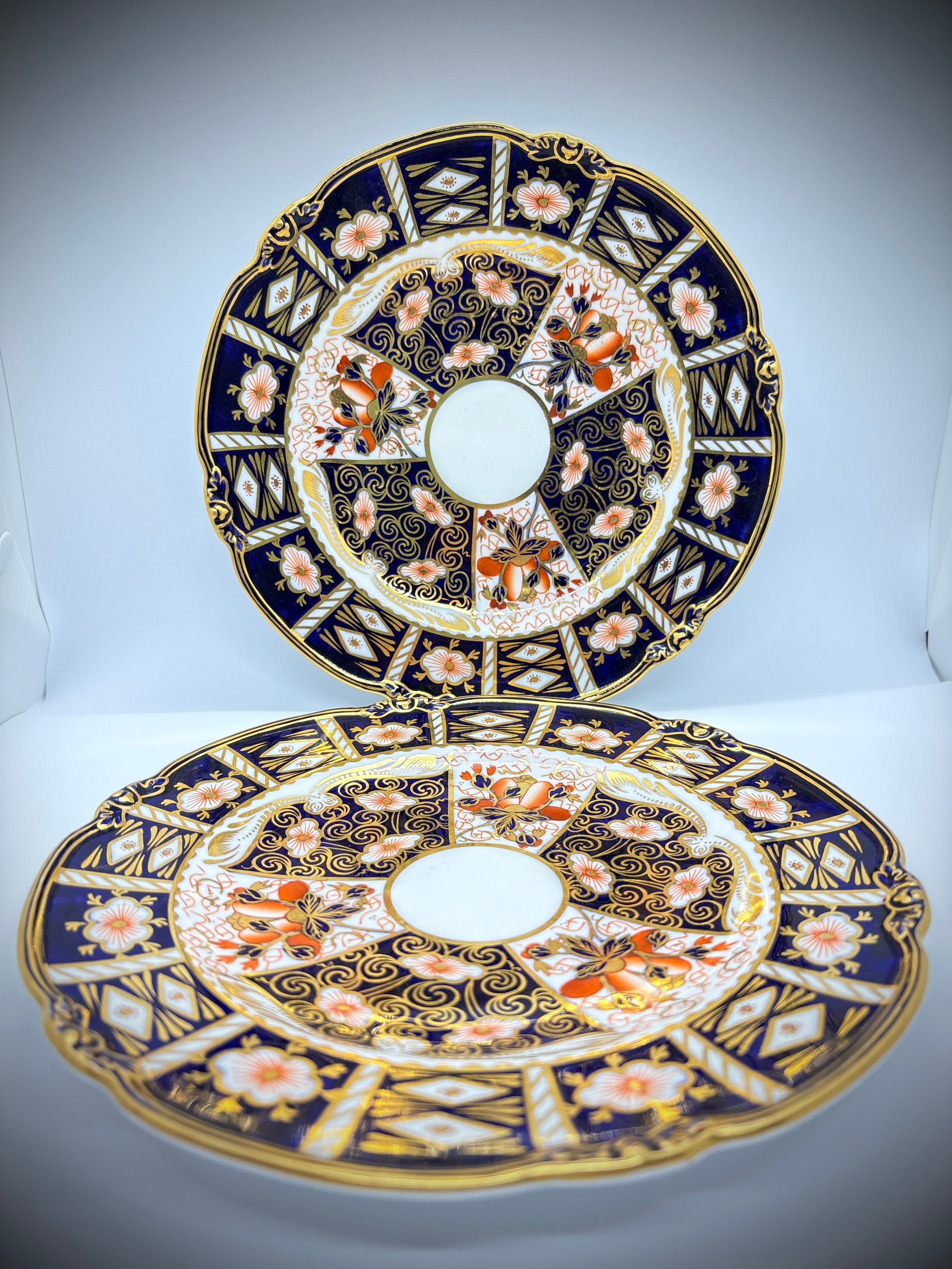 Pair of Royal Crown Derby cabinet plates, Imari pattern #2451.