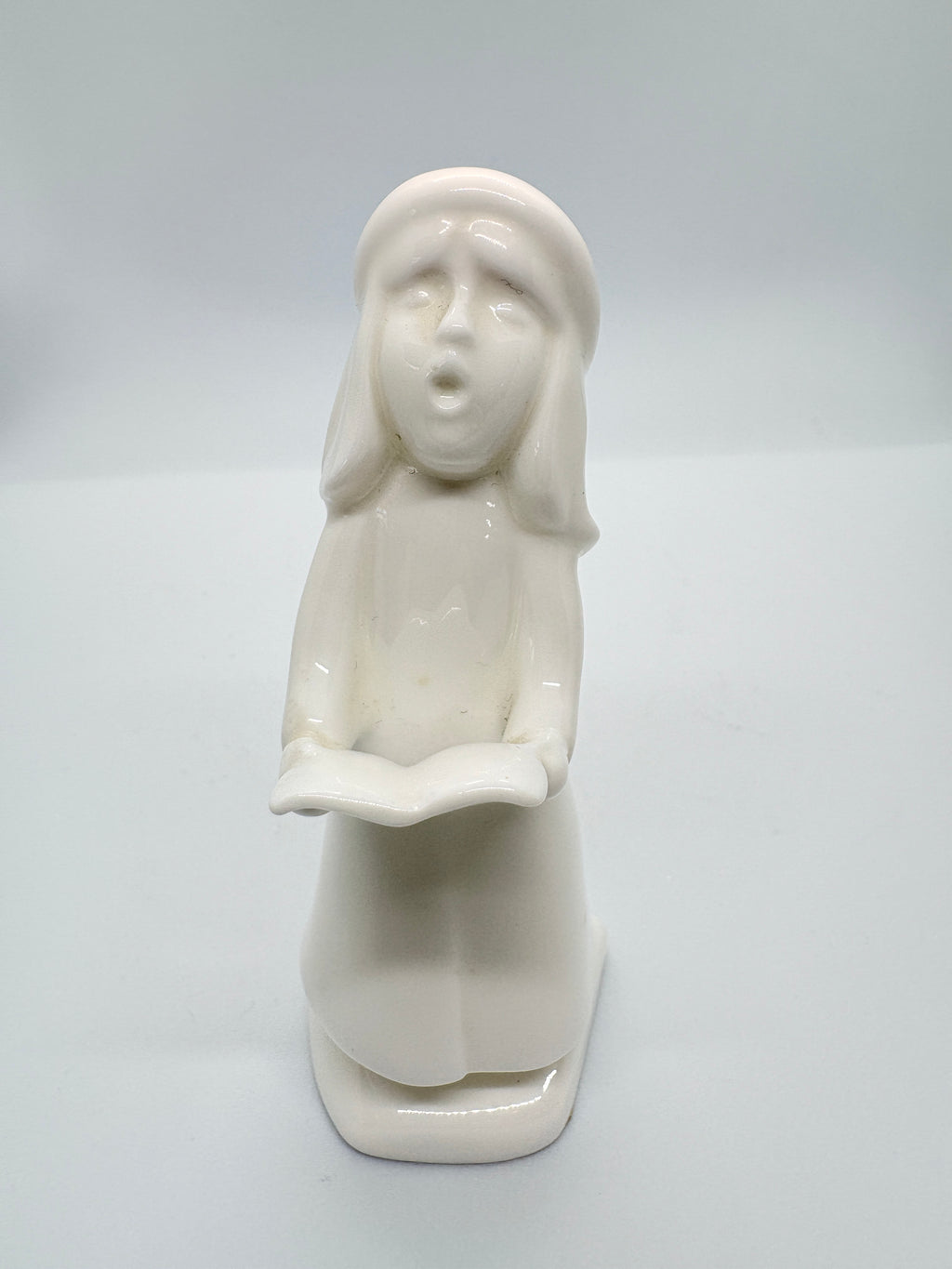 ROYAL DOULTON HN4032 CAROL SINGER GIRL 1999