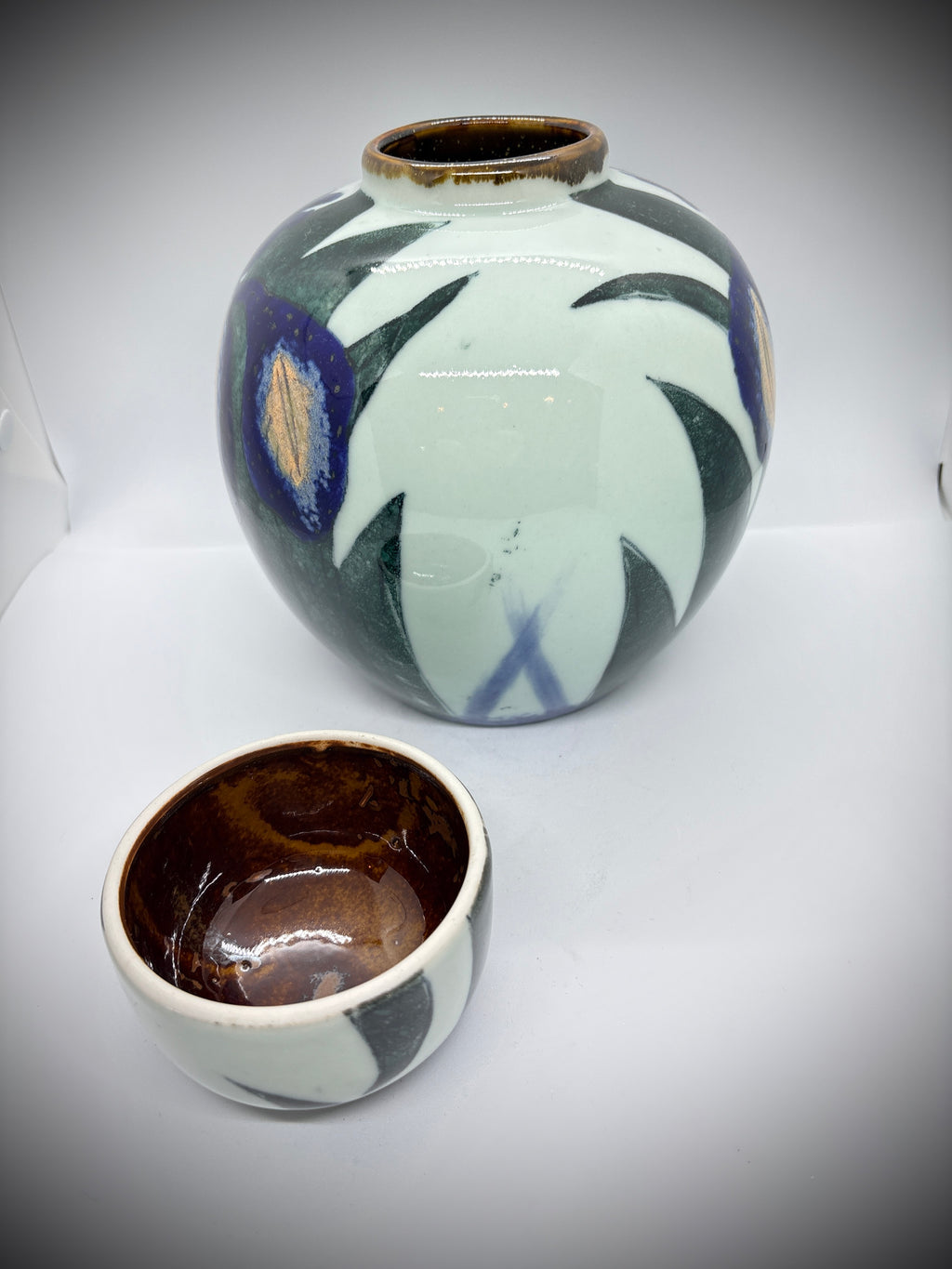 Beautifully glazed Ginger jar.