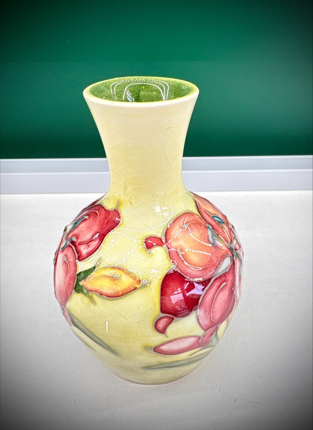 Moorcroft Hibiscus Vase – 1950, Dedication to Queen Mary