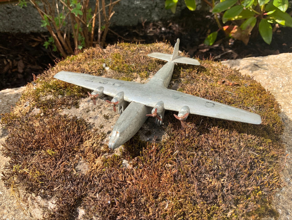 Dinky Meccano Die-Cast Aeroplanes – Armstrong Whitworth Airliner & Empire Flying Boat (Pair, 1950–60s)