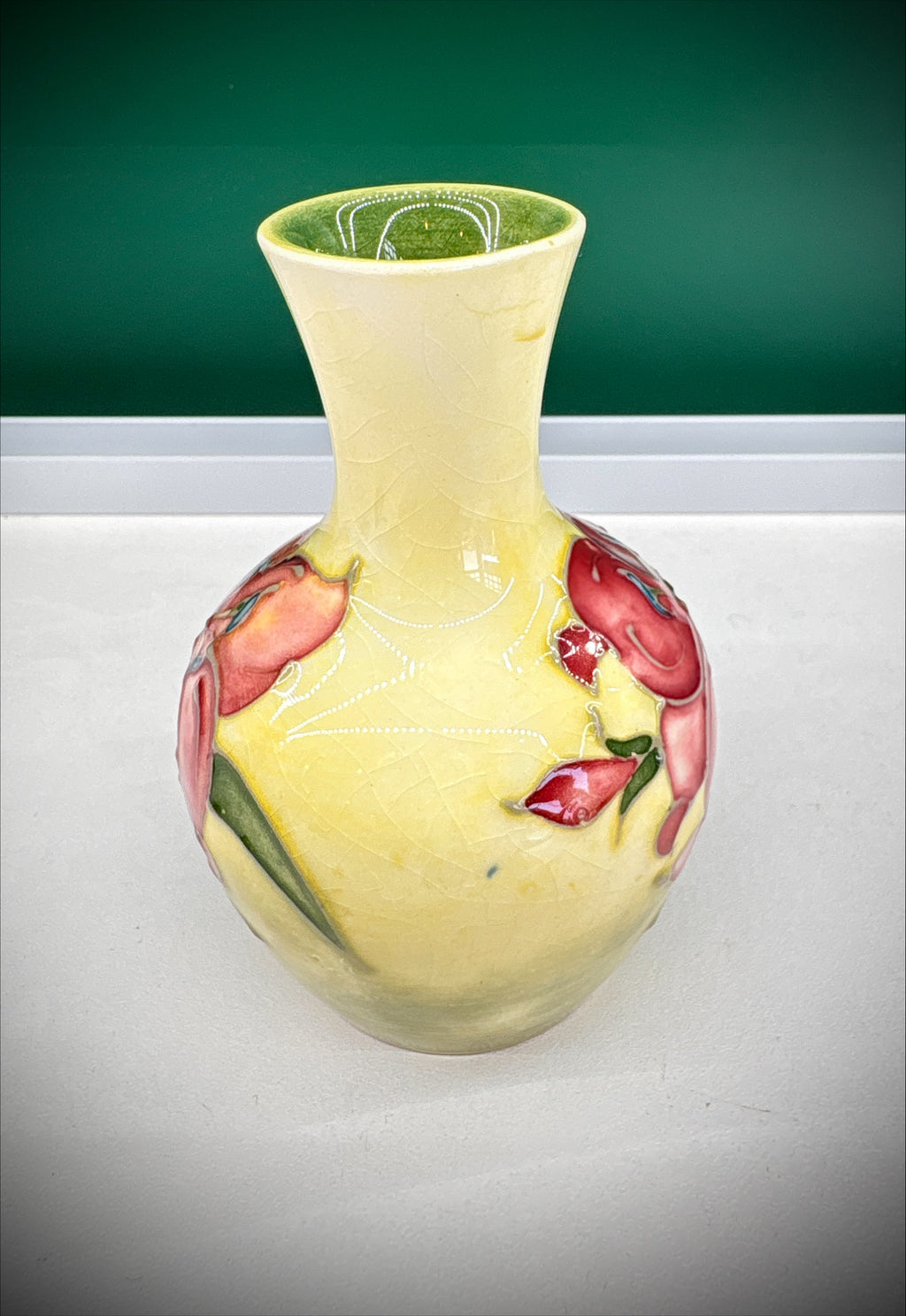 Moorcroft Hibiscus Vase – 1950, Dedication to Queen Mary