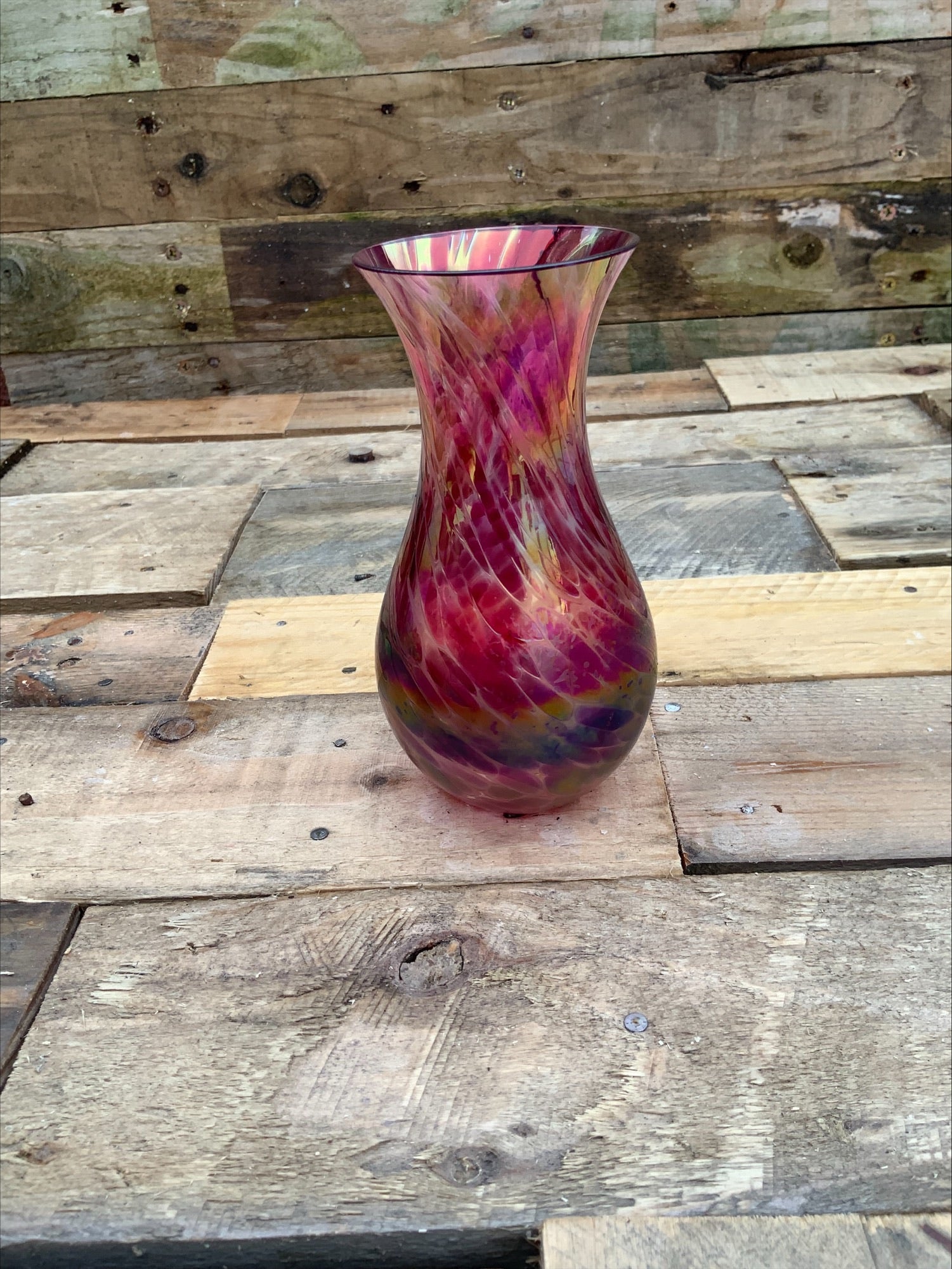 Glass Eye Studio Iridescent Art Glass Vase – Seattle, c.1990