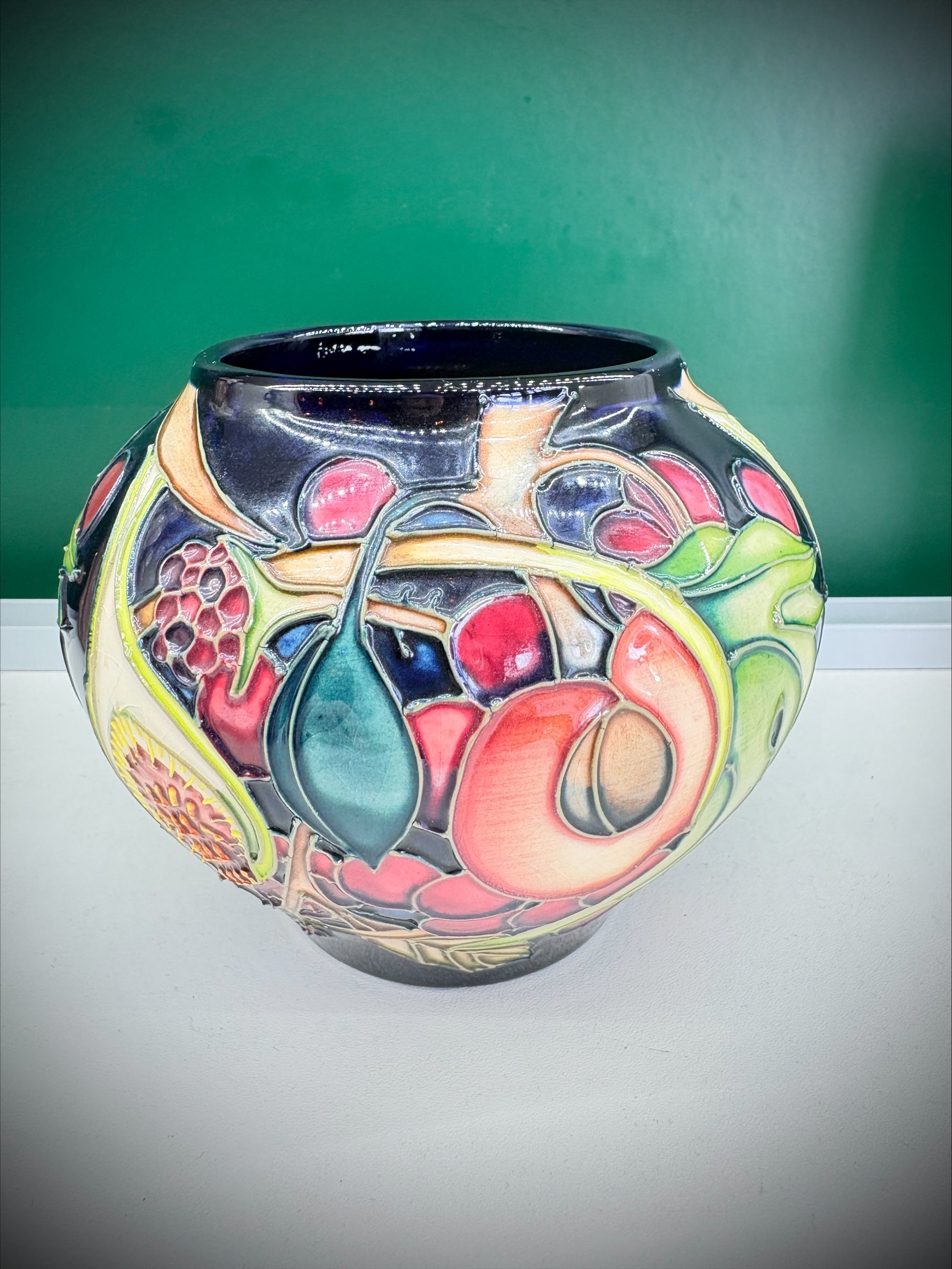 Moorcroft Queen’s Choice Squat Bowl – Emma Bossons FRSA