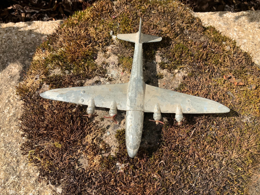 Dinky Meccano Die-Cast Aeroplanes – Armstrong Whitworth Airliner & Empire Flying Boat (Pair, 1950–60s)