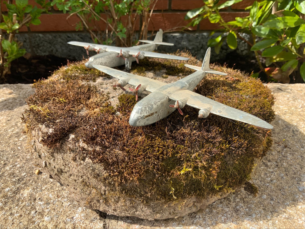 Dinky Meccano Die-Cast Aeroplanes – Armstrong Whitworth Airliner & Empire Flying Boat (Pair, 1950–60s)