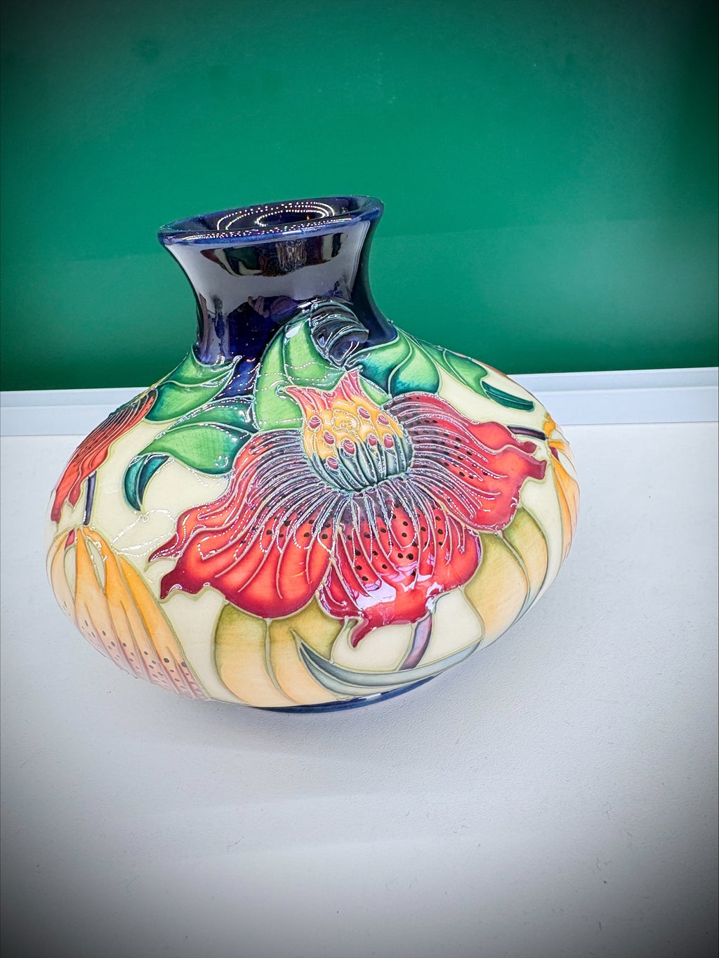 Moorcroft Anna Lily Squat Vase – Nicola Slaney, 1998