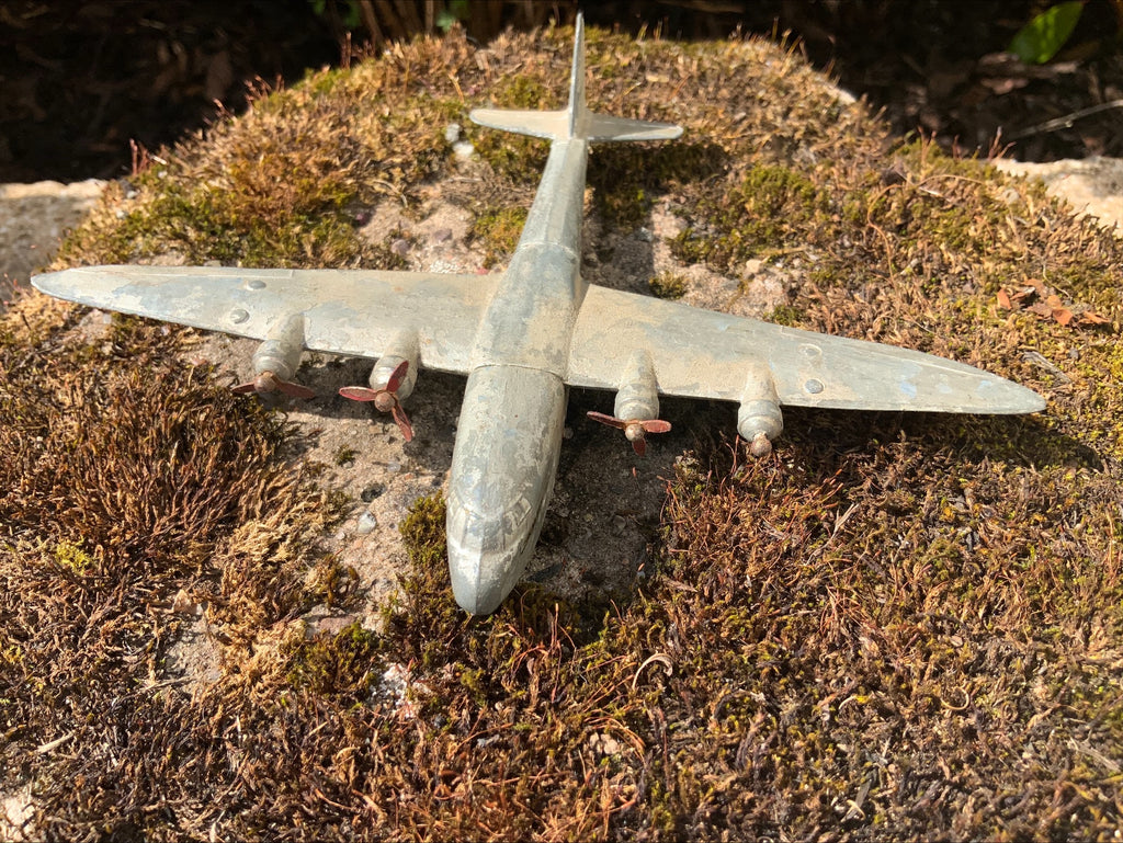 Dinky Meccano Die-Cast Aeroplanes – Armstrong Whitworth Airliner & Empire Flying Boat (Pair, 1950–60s)