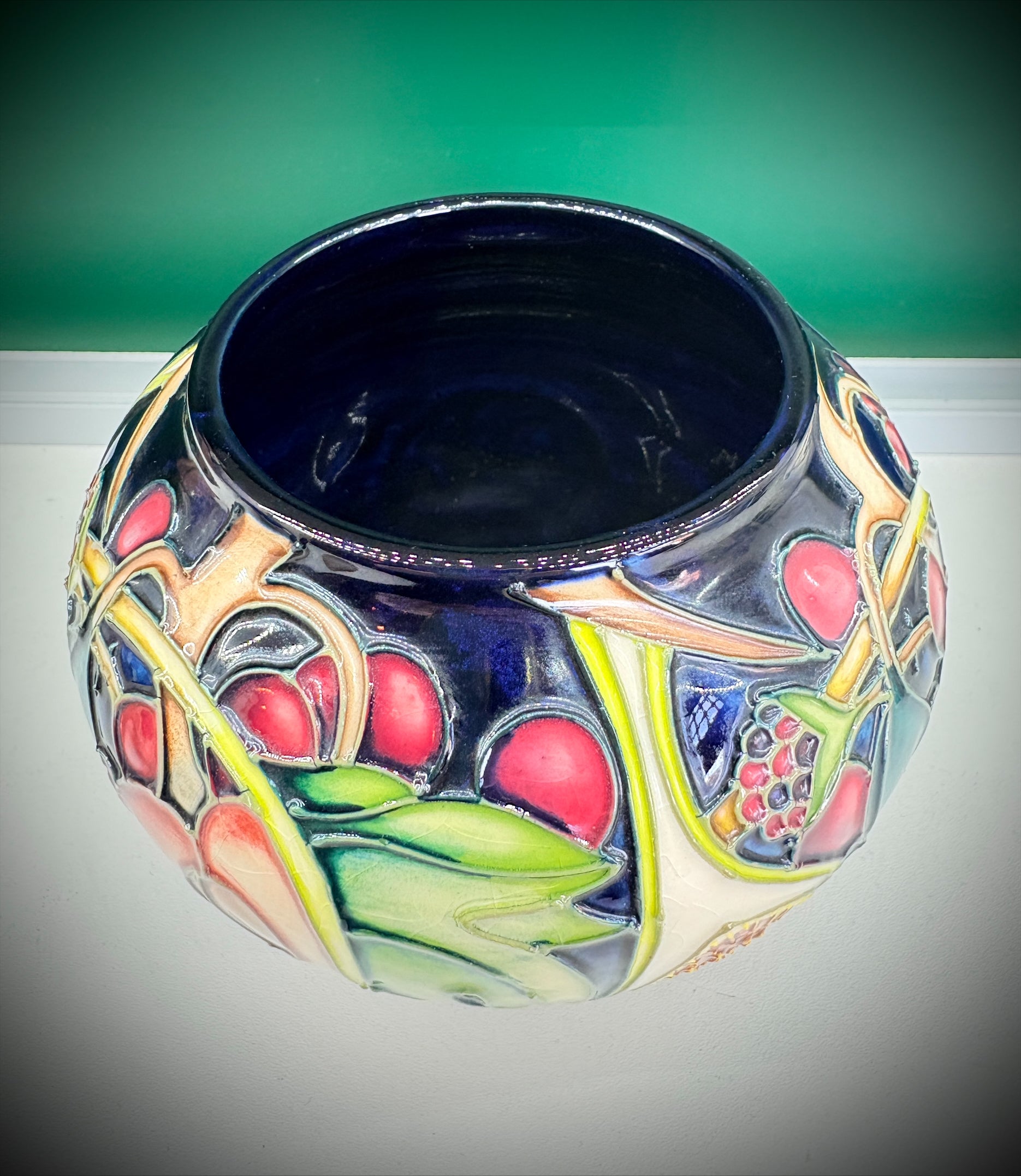 Moorcroft Queen’s Choice Squat Bowl – Emma Bossons FRSA