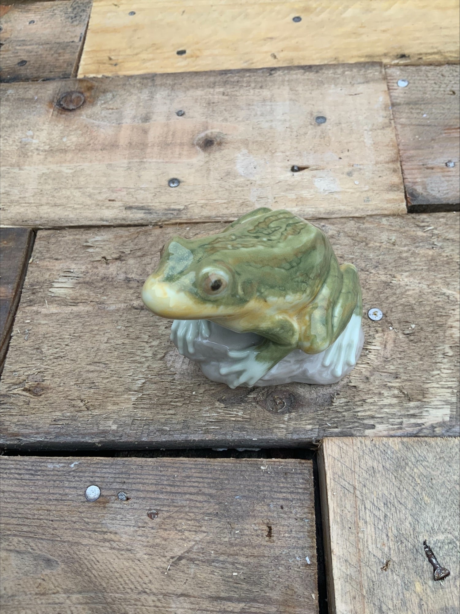 Lladro Discontinued Frog Figurine – 6cm, Perfect Condition