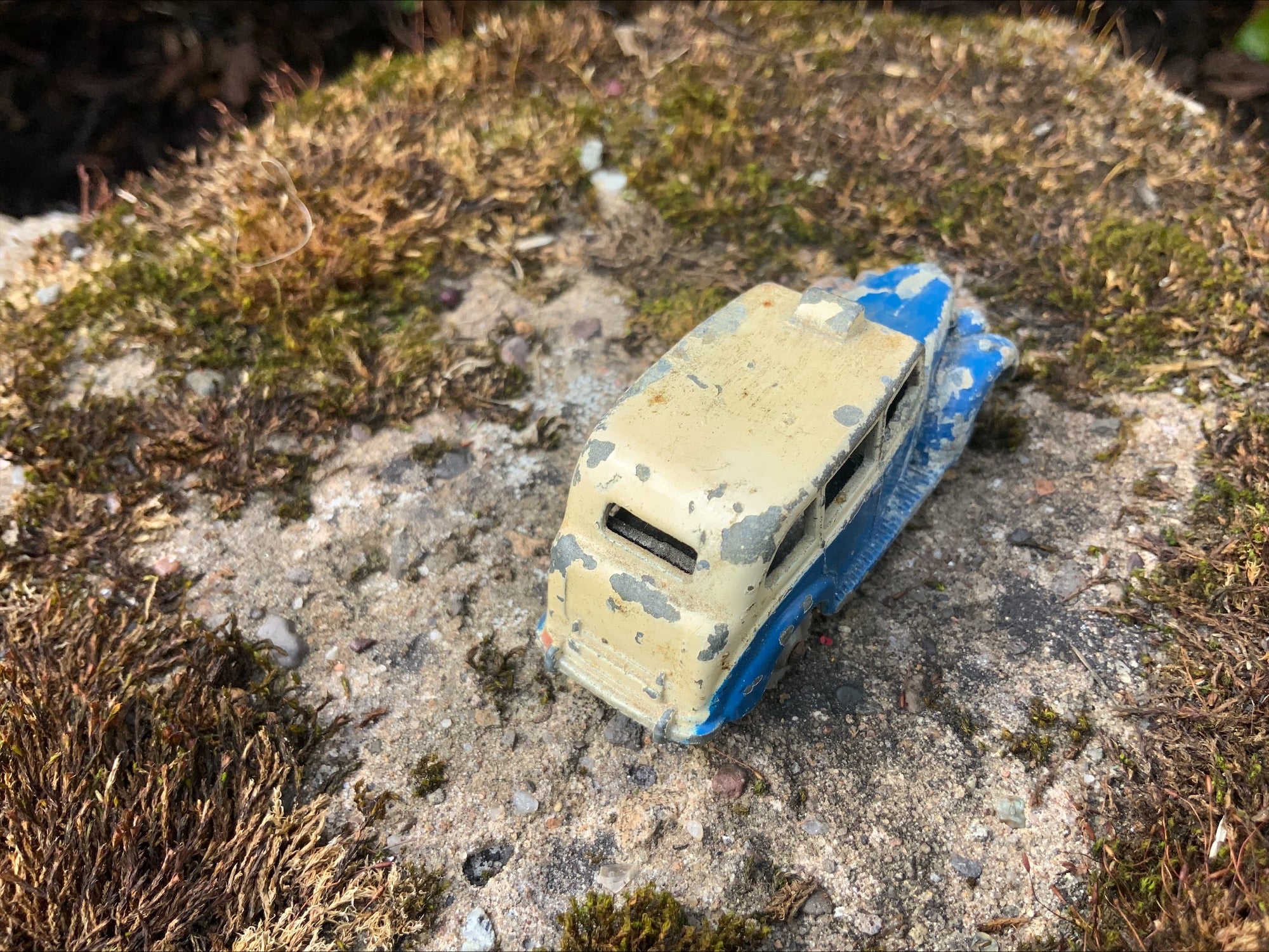 Dinky Meccano Austin Taxi – Vintage Diecast (Playworn, 5.5cm)