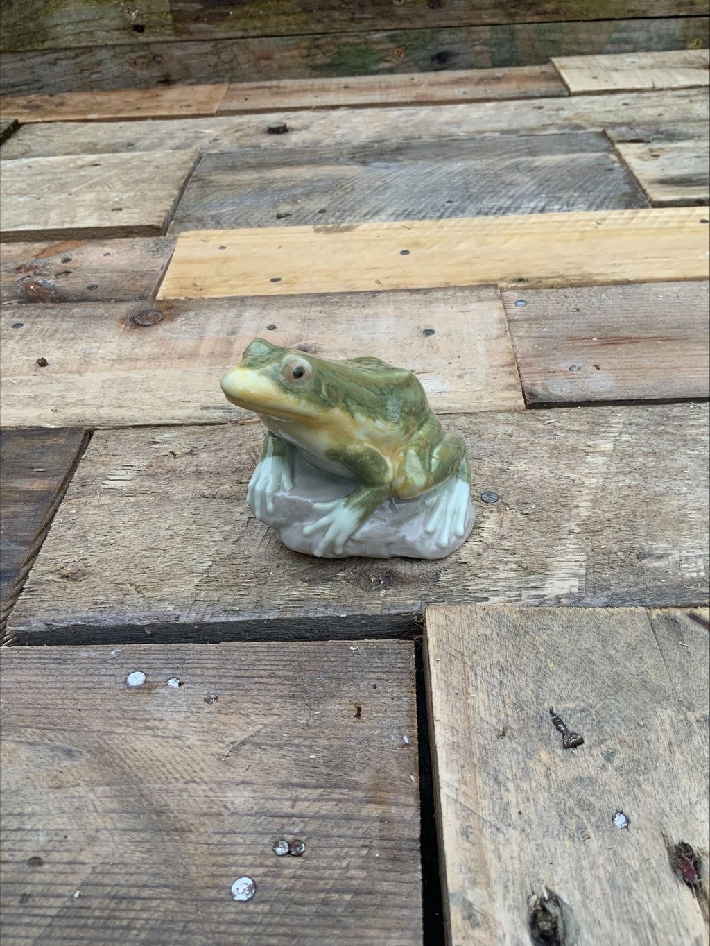 Lladro Discontinued Frog Figurine – 6cm, Perfect Condition