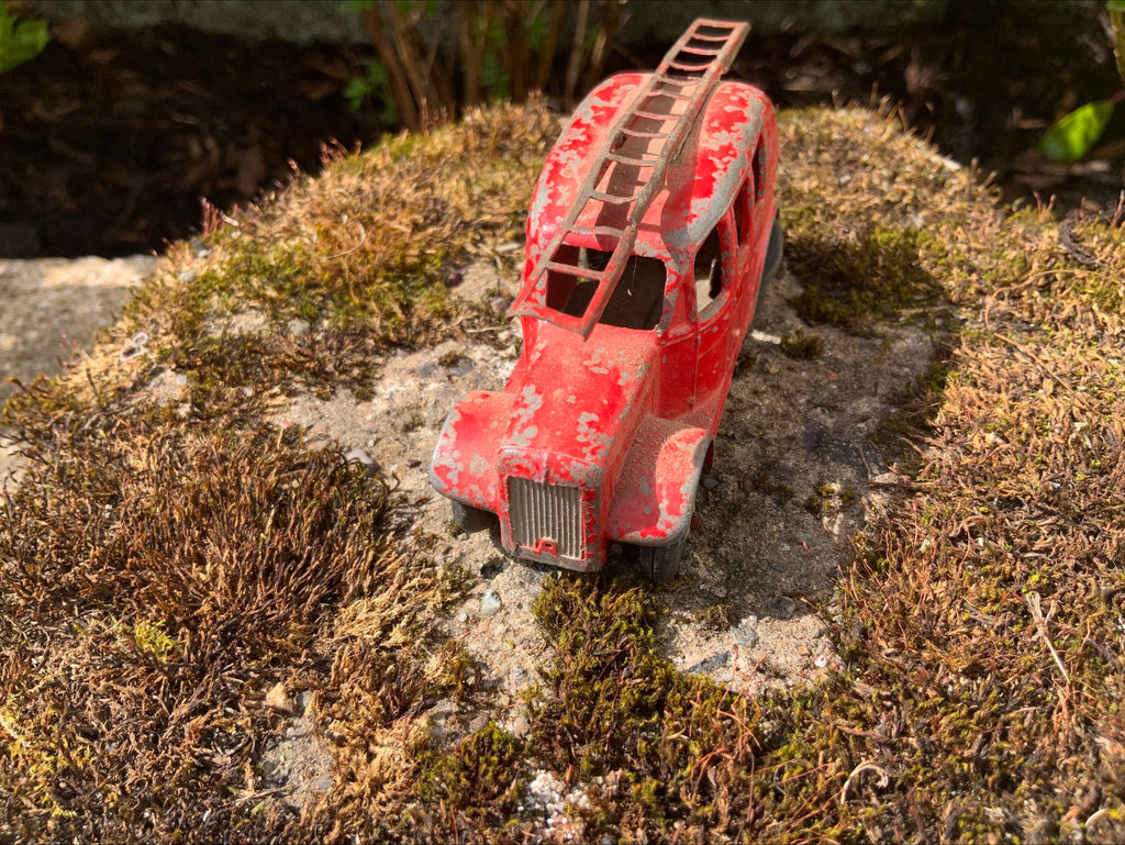 Dinky Toys Meccano Vintage Fire Engine – Circa 1950–60s (Playworn, 9.5cm)