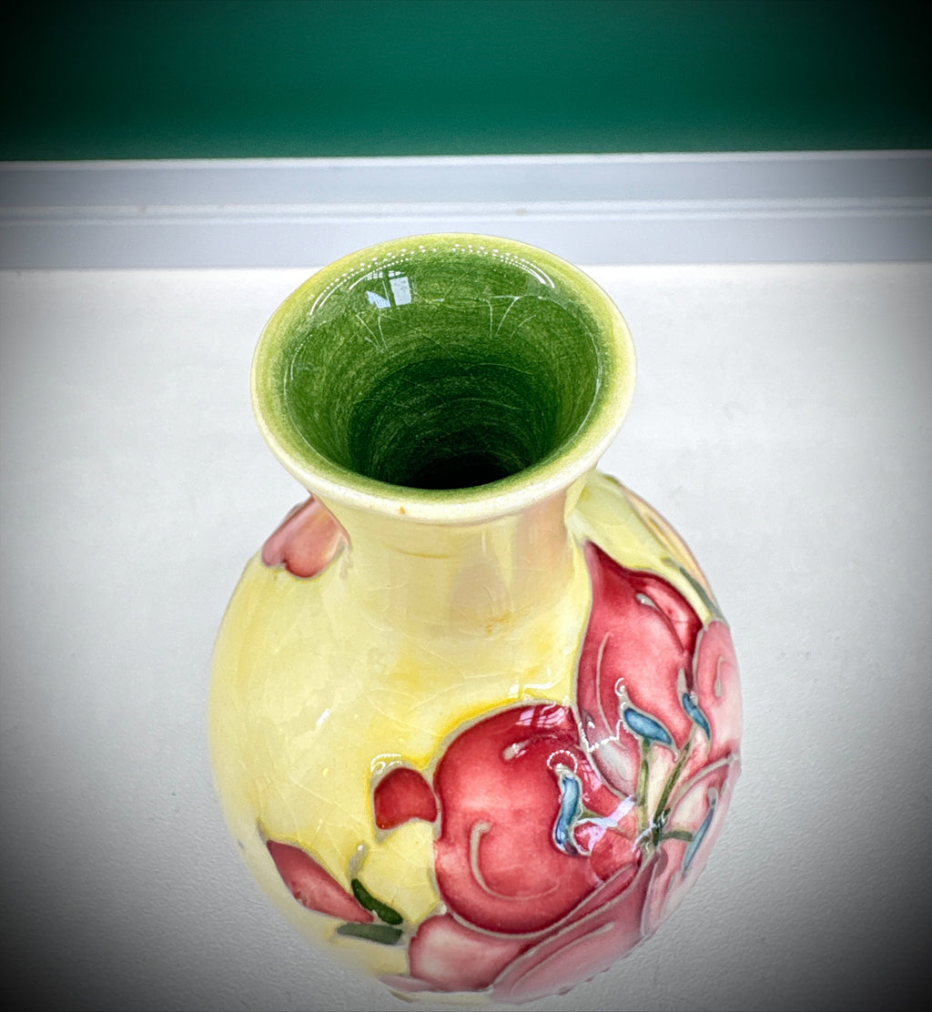 Moorcroft Hibiscus Vase – 1950, Dedication to Queen Mary