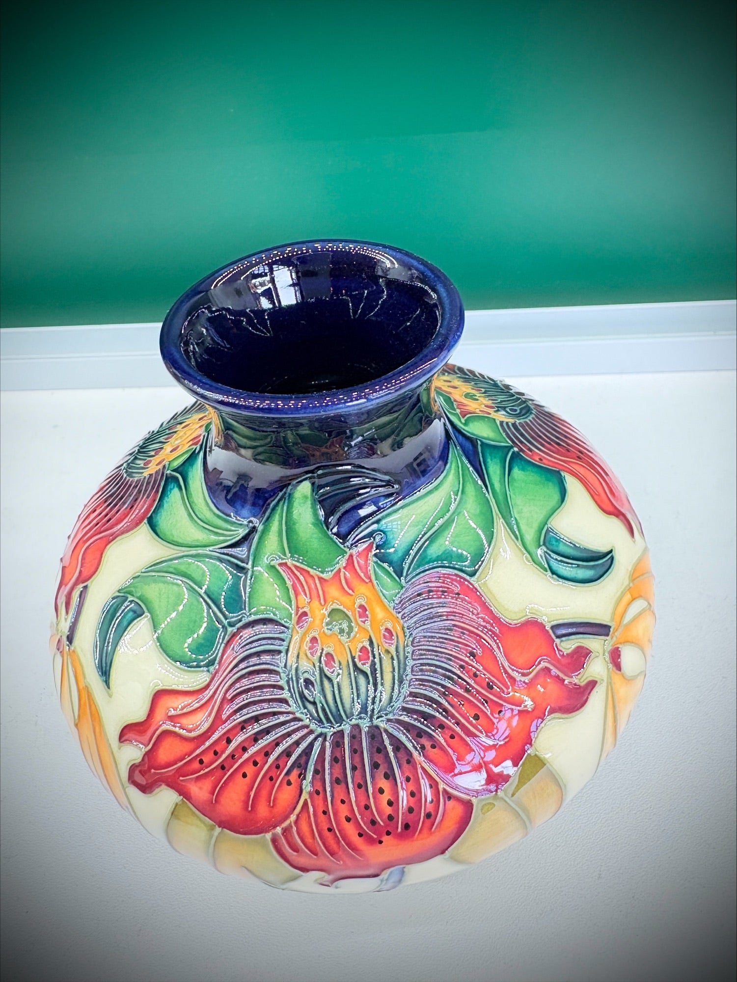Moorcroft Anna Lily Squat Vase – Nicola Slaney, 1998